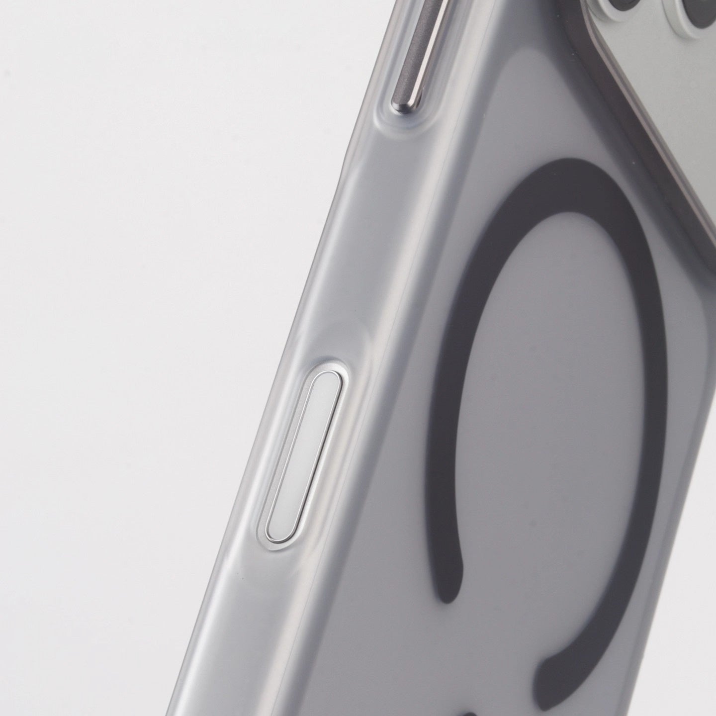 Frosted Magnetic Suction Suitable For 17promax Phone Case PC Skin Feeling Drop-resistant