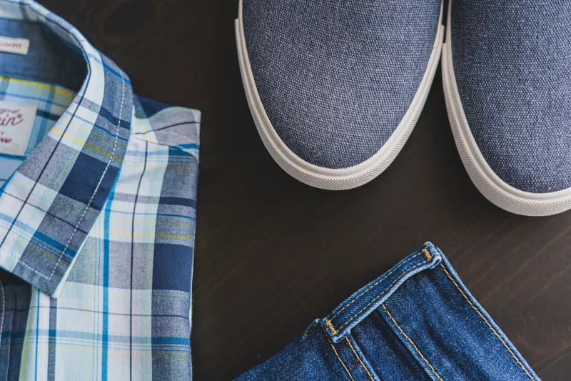 Look Like a Million, Spend Like a Realist: The Smart Shopper's Guide to Designer-Level Style